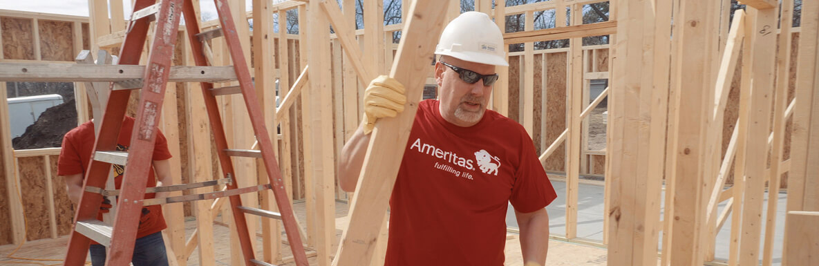 Ameritas Volunteer with hard hat